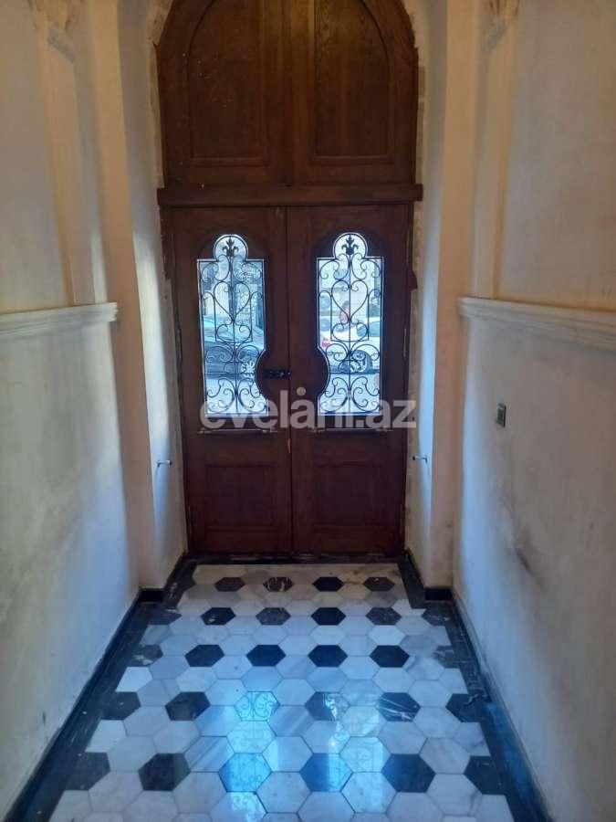 Kirayə verilir, köhnə tikili, 3 otaqlı, 120 m², Bakı, Səbail r, Sahil m.