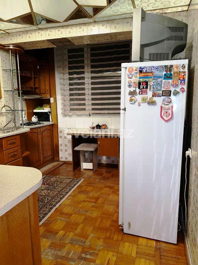 Satılır, köhnə tikili, 4 otaqlı, 100 m², Bakı, Sabunçu r, Bakıxanov q, Neftçilər m.