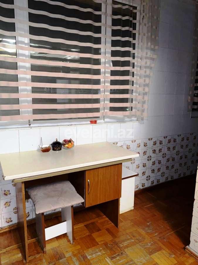 Satılır, köhnə tikili, 4 otaqlı, 100 m², Bakı, Sabunçu r, Bakıxanov q, Neftçilər m.