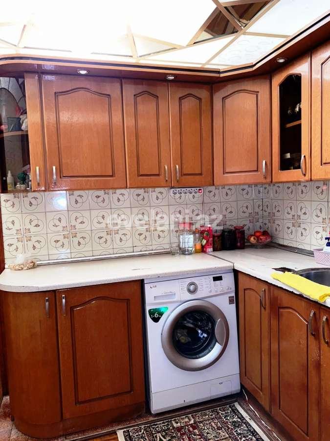 Satılır, köhnə tikili, 4 otaqlı, 100 m², Bakı, Sabunçu r, Bakıxanov q, Neftçilər m.