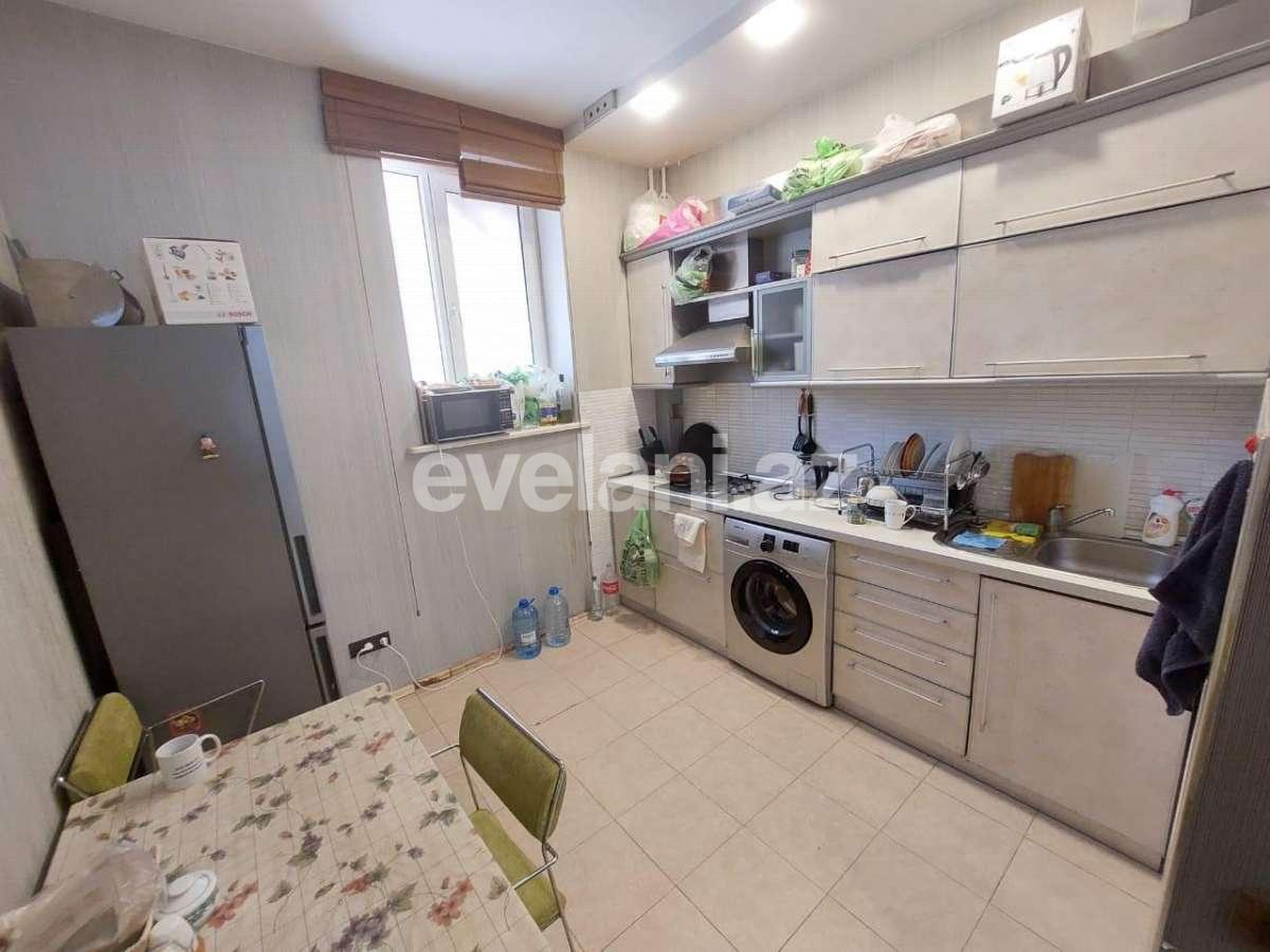 Kirayə verilir, köhnə tikili, 2 otaqlı, 51 m², Bakı, Səbail r, Sahil m.