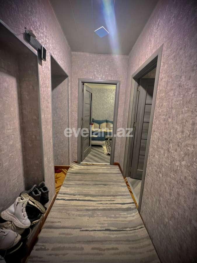 Satılır, köhnə tikili, 3 otaqlı, 85 m², Bakı, Binəqədi r, 8-ci mikrorayon q, Azadlıq prospekti m.