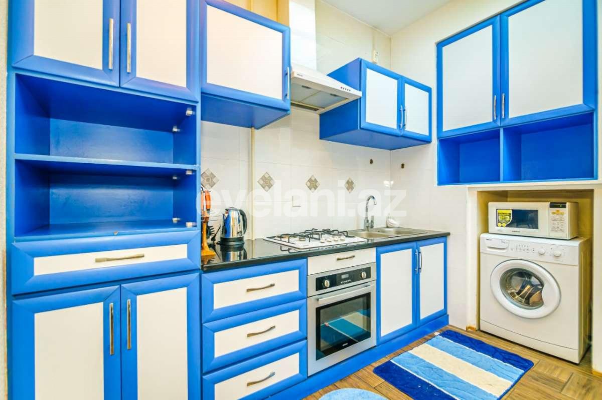 Kirayə verilir, köhnə tikili, 4 otaqlı, 200 m², Bakı, Səbail r, Sahil m.