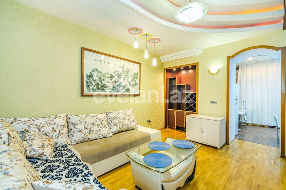 Kirayə verilir, köhnə tikili, 4 otaqlı, 200 m², Bakı, Səbail r, Sahil m.
