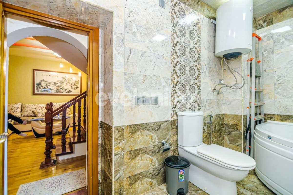 Kirayə verilir, köhnə tikili, 4 otaqlı, 200 m², Bakı, Səbail r, Sahil m.