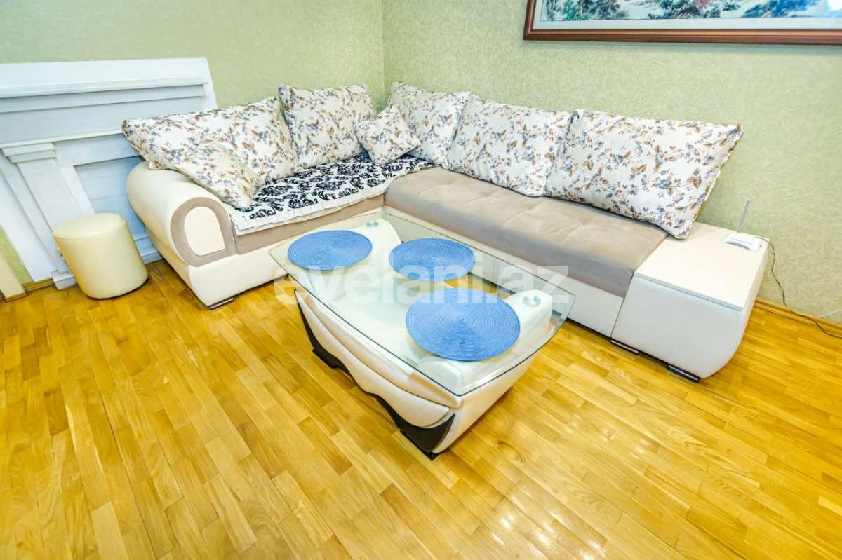 Kirayə verilir, köhnə tikili, 4 otaqlı, 200 m², Bakı, Səbail r, Sahil m.