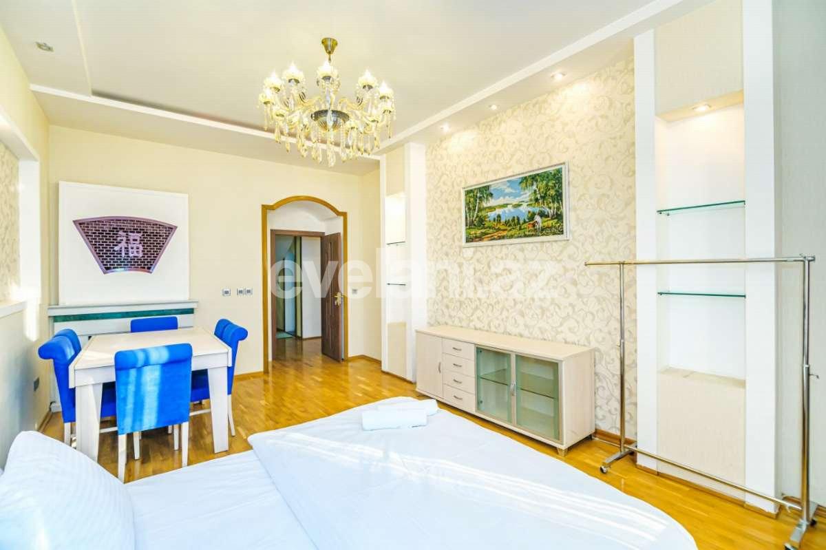 Kirayə verilir, köhnə tikili, 4 otaqlı, 200 m², Bakı, Səbail r, Sahil m.