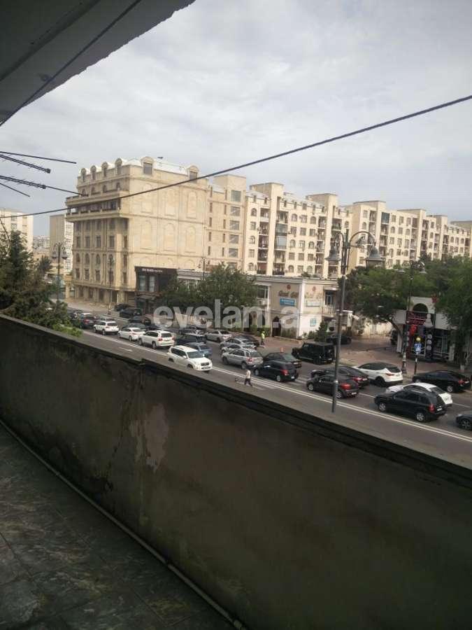 Satılır, köhnə tikili, 3 otaqlı, 82 m², Bakı, Nərimanov r.