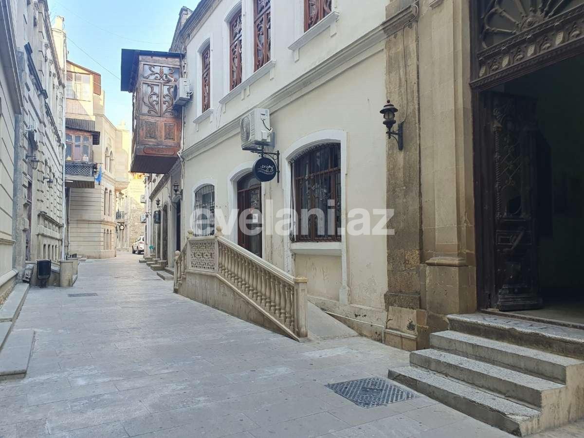 Сдаётся, вторичка, 3-комнаты, 71 m², Баку, Сабаильский r, Ичери Шехер m.