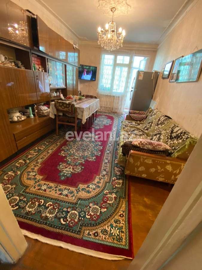 Satılır, köhnə tikili, 2 otaqlı, 56 m², Bakı, Nəsimi r, Memar Əcəmi m.