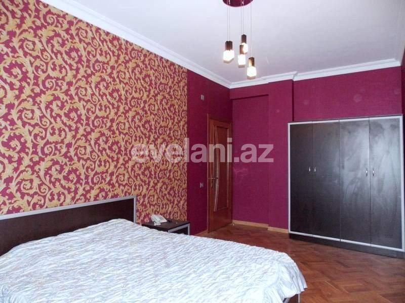 Rent, old building, 3 room, 120 m², Baku, Binagadi r, 8-th microdistrict d.