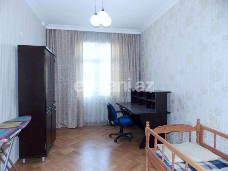 Rent, old building, 3 room, 120 m², Baku, Binagadi r, 8-th microdistrict d.