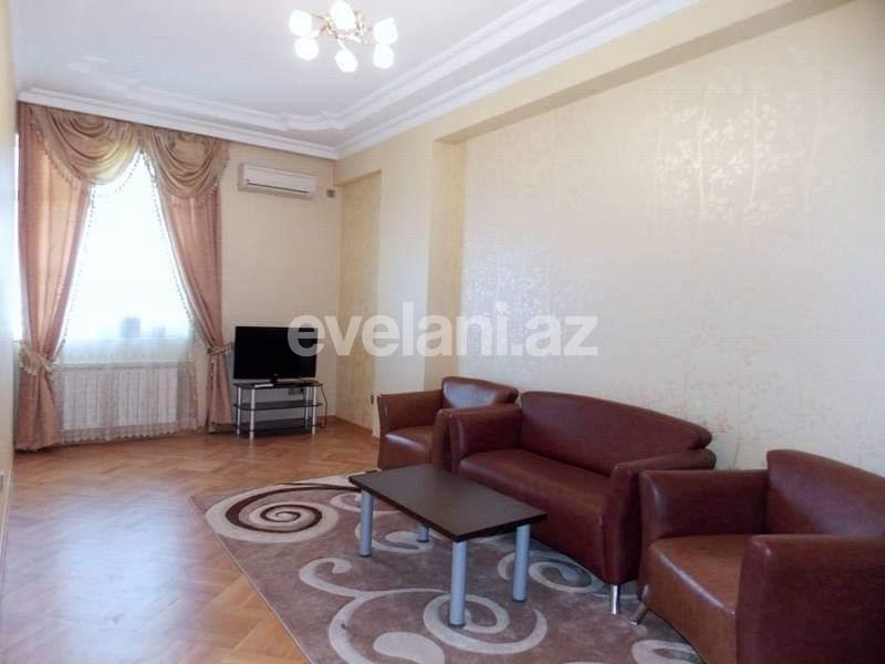 Rent, old building, 3 room, 120 m², Baku, Binagadi r, 8-th microdistrict d.