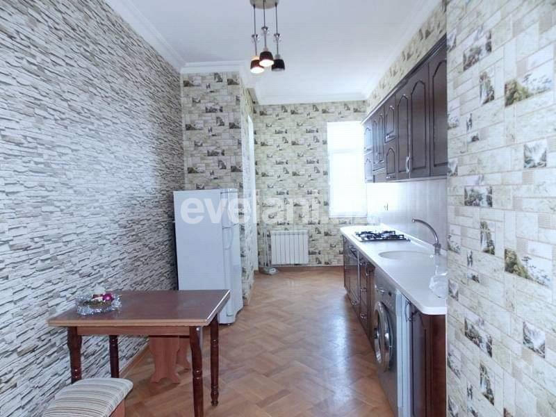 Rent, old building, 3 room, 120 m², Baku, Binagadi r, 8-th microdistrict d.