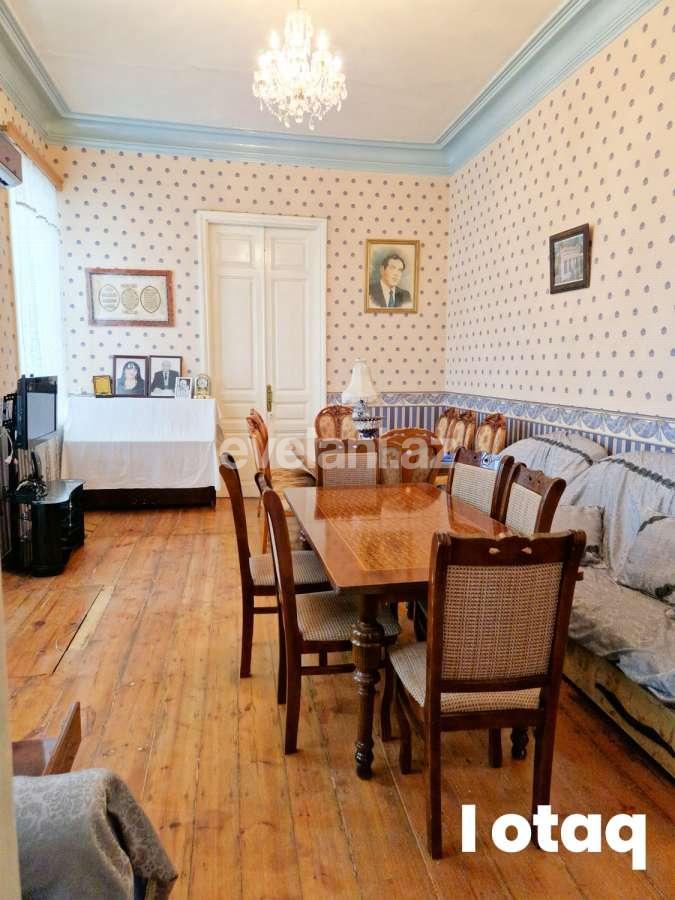 Satılır, köhnə tikili, 5 otaqlı, 170 m², Bakı, Yasamal r.