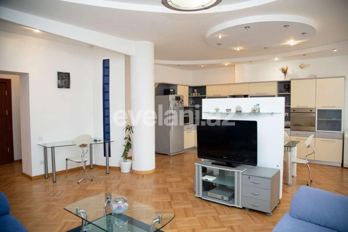 Rent, old building, 3 room, 110 m², Baku, Sabail r, Sahil m.