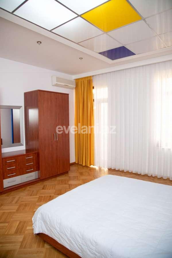 Rent, old building, 3 room, 110 m², Baku, Sabail r, Sahil m.
