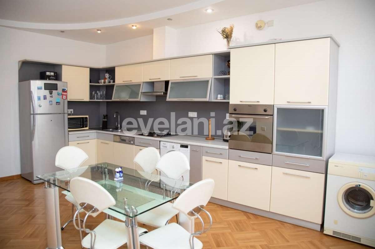 Rent, old building, 3 room, 110 m², Baku, Sabail r, Sahil m.