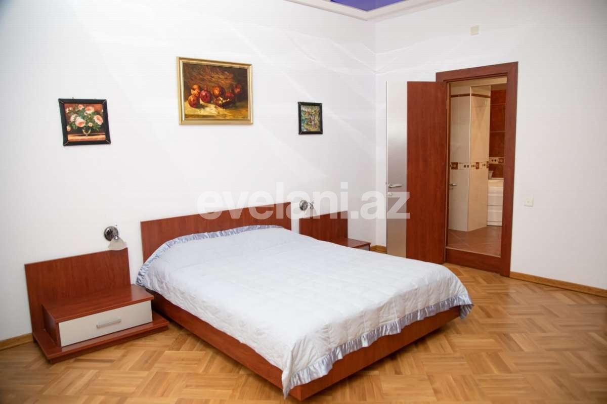Rent, old building, 3 room, 110 m², Baku, Sabail r, Sahil m.