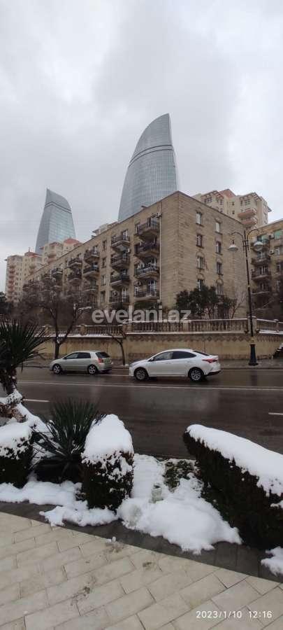 Sale, old building, 1 room, 35 m², Baku, Yasamal r, Icheri Sheher m.