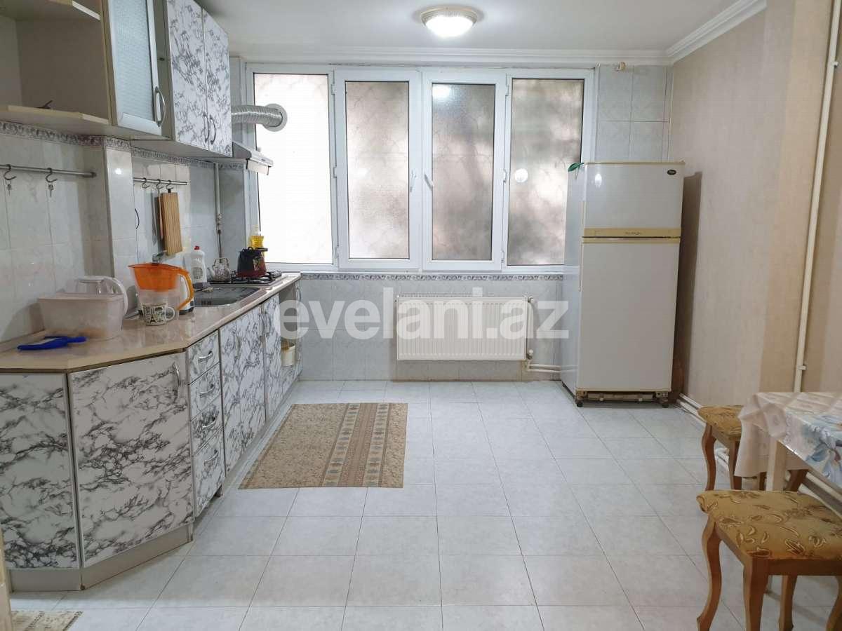 Satılır, köhnə tikili, 4 otaqlı, 120 m², Bakı, Yasamal r, Elmlər Akademiyası m.