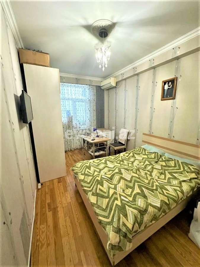 Satılır, yeni tikili, 2 otaqlı, 70 m², Bakı, Nizami r, Qara Qarayev m.