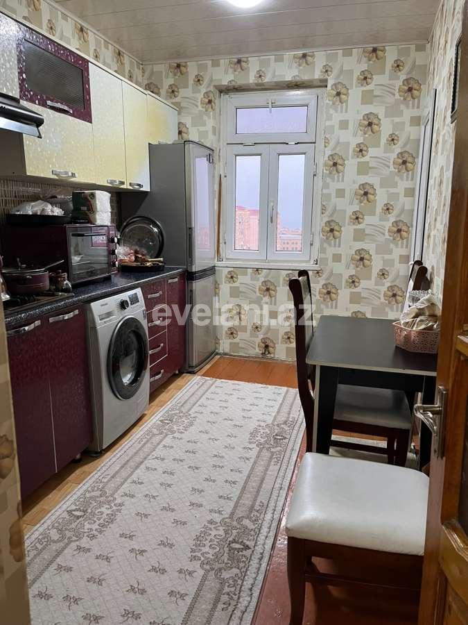 Satılır, köhnə tikili, 3 otaqlı, 63 m², Sumqayıt, 13-cü mikrorayon r.