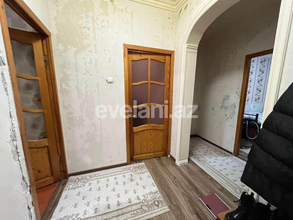 Satılır, köhnə tikili, 3 otaqlı, 63 m², Sumqayıt, 13-cü mikrorayon r.