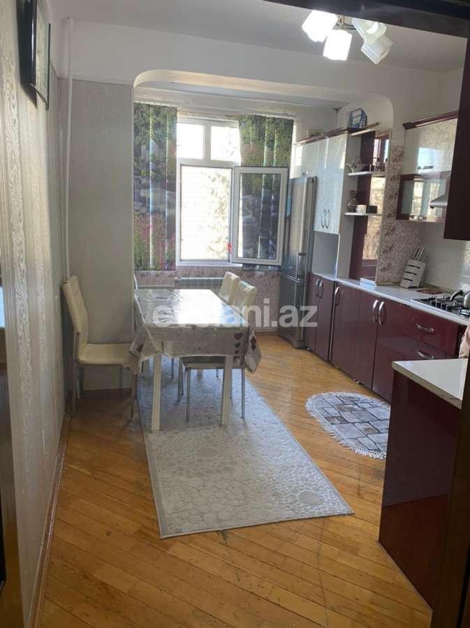Satılır, köhnə tikili, 3 otaqlı, 80 m², Bakı, Memar Əcəmi m.