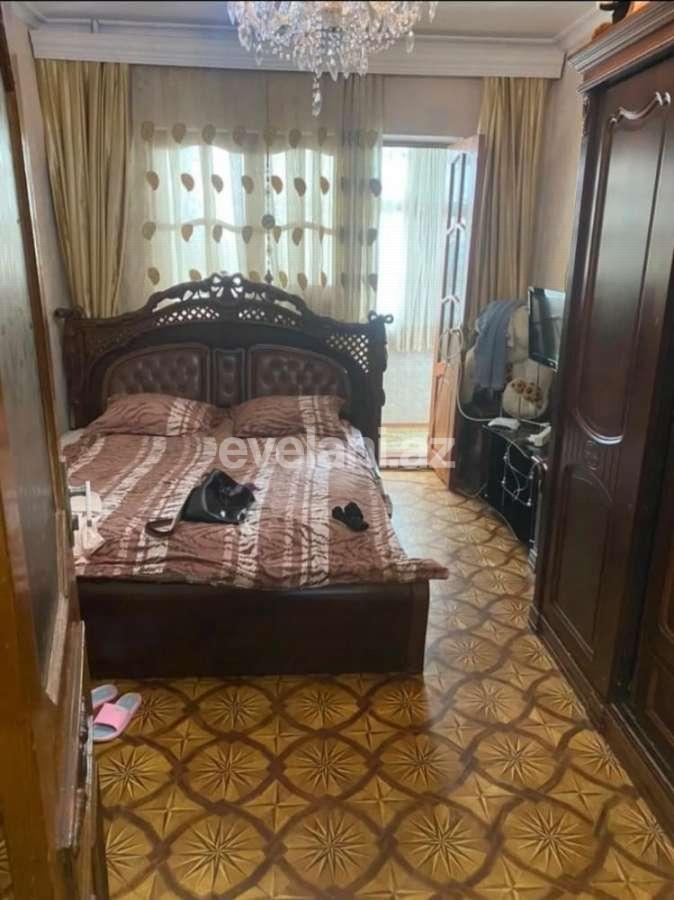 Satılır, köhnə tikili, 4 otaqlı, 104 m², Bakı, Binəqədi r, 8-ci mikrorayon q, Azadlıq prospekti m.