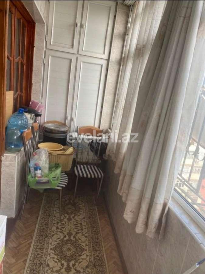 Satılır, köhnə tikili, 4 otaqlı, 104 m², Bakı, Binəqədi r, 8-ci mikrorayon q, Azadlıq prospekti m.