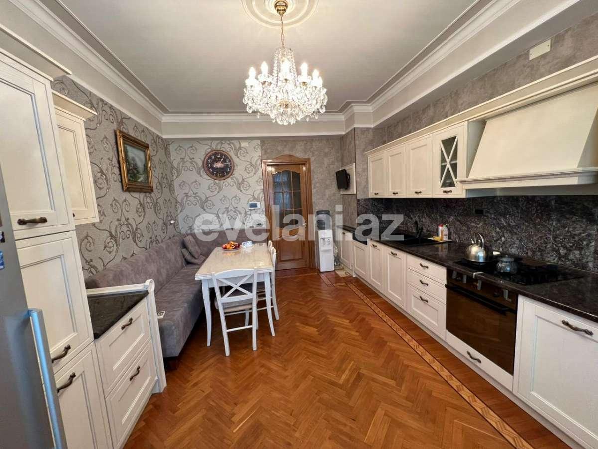 Satılır, köhnə tikili, 2 otaqlı, 137.6 m², Bakı, Nəsimi r, 3-cü mikrorayon q.