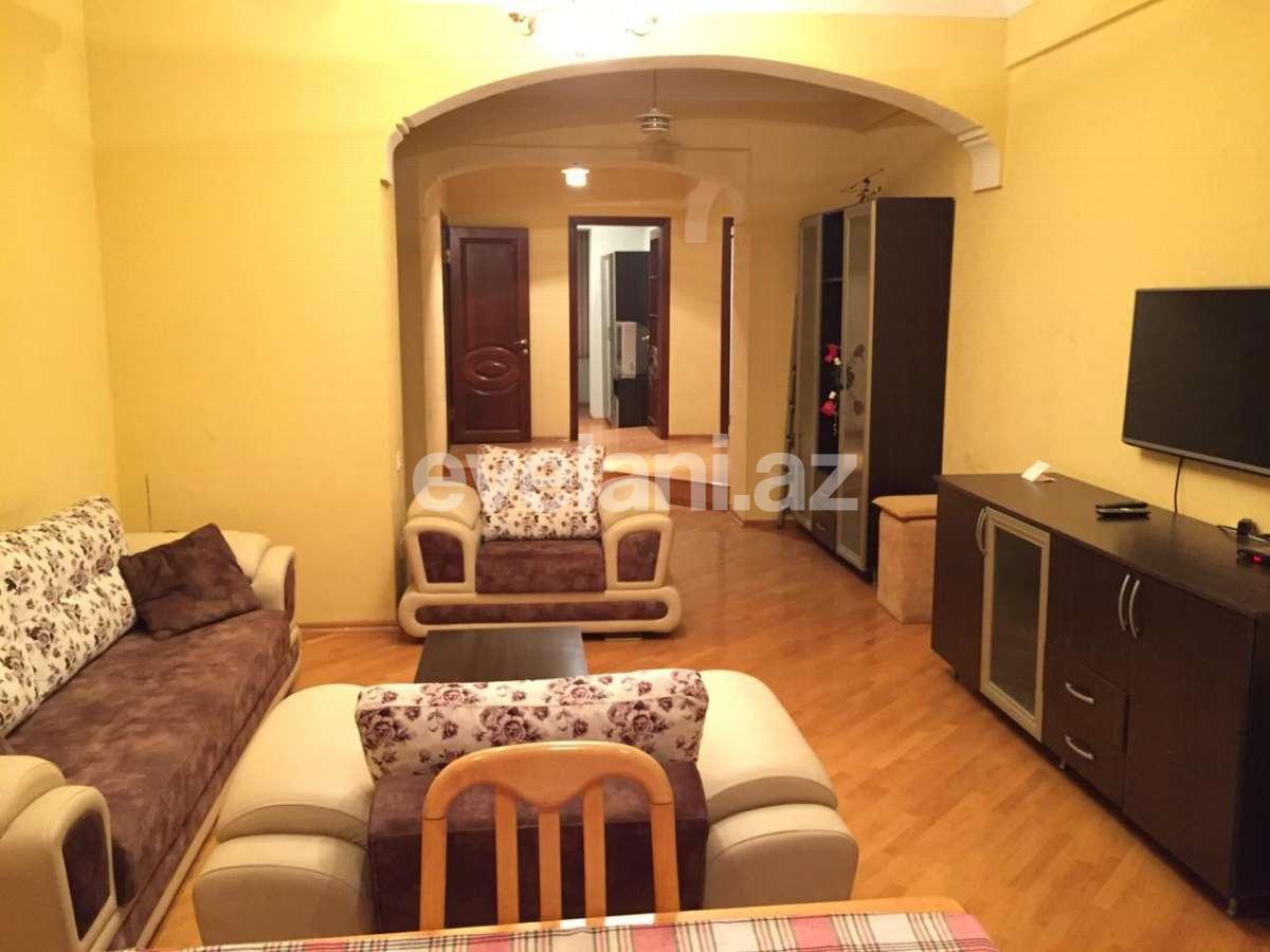 Kirayə verilir, köhnə tikili, 2 otaqlı, 110 m², Bakı, Səbail r, Sahil m.