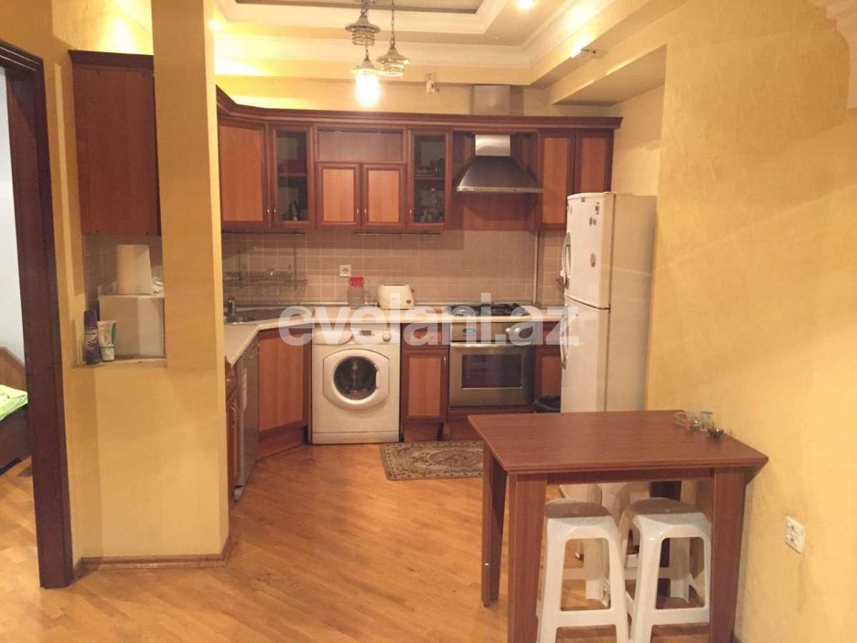 Kirayə verilir, köhnə tikili, 2 otaqlı, 110 m², Bakı, Səbail r, Sahil m.