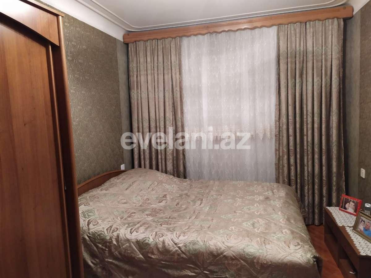Sale, old building, 6 room, 100 m², Sumgayit, 42-nd block r.