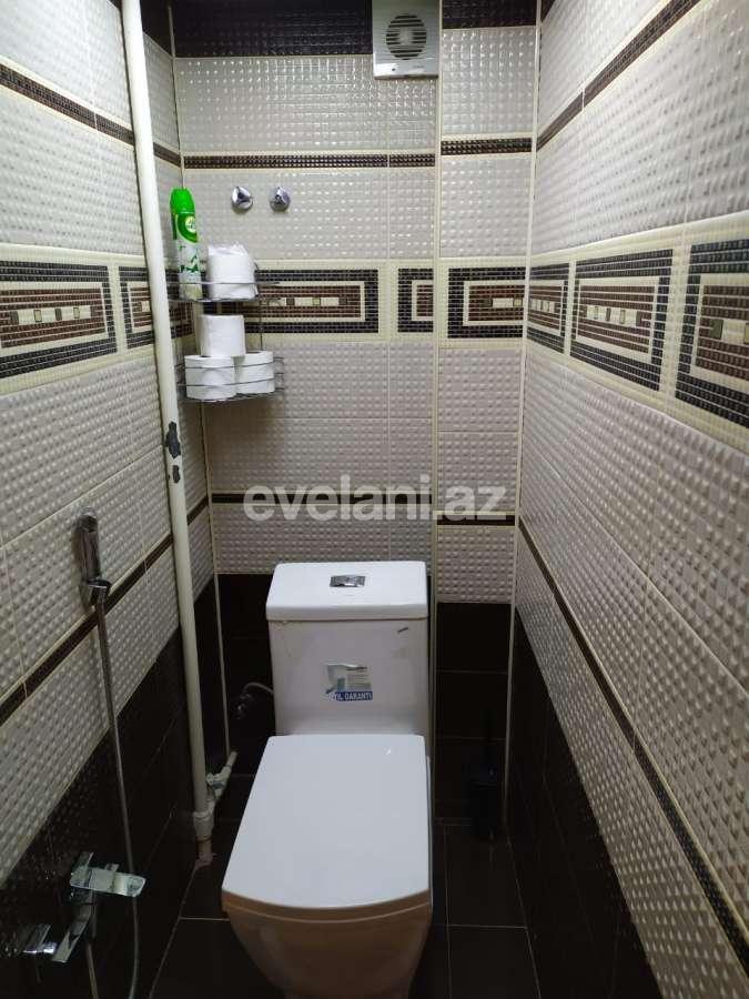 Sale, old building, 6 room, 100 m², Sumgayit, 42-nd block r.