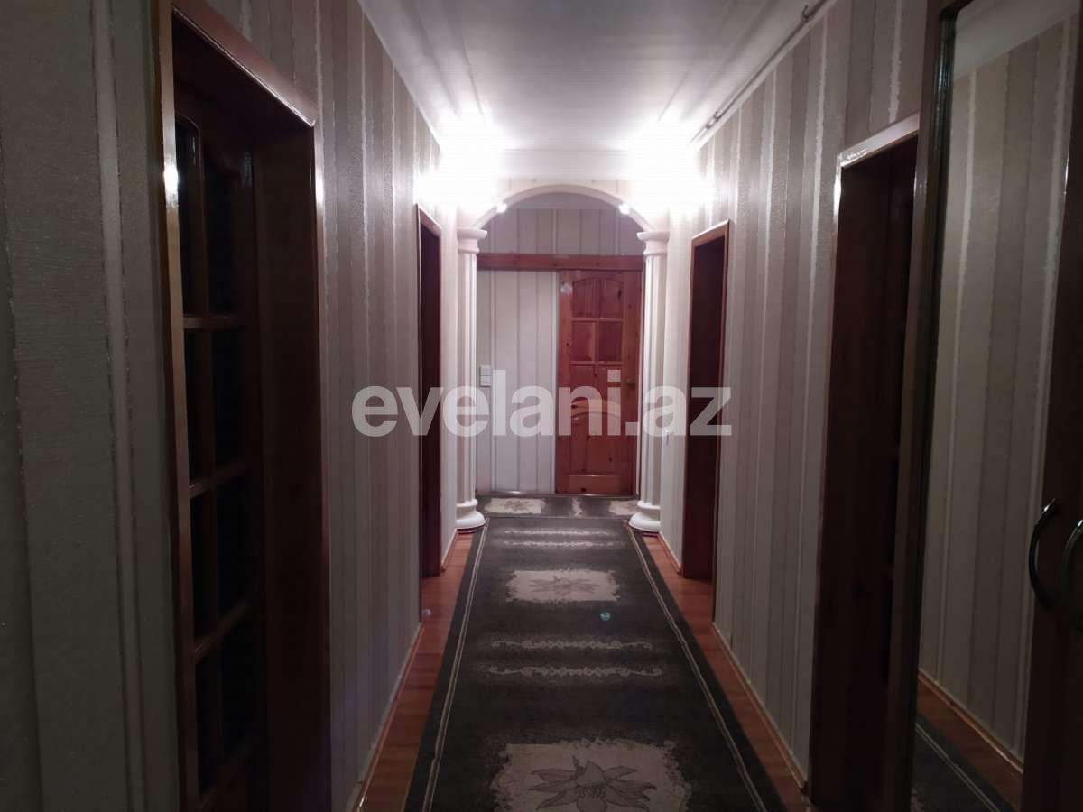 Sale, old building, 6 room, 100 m², Sumgayit, 42-nd block r.