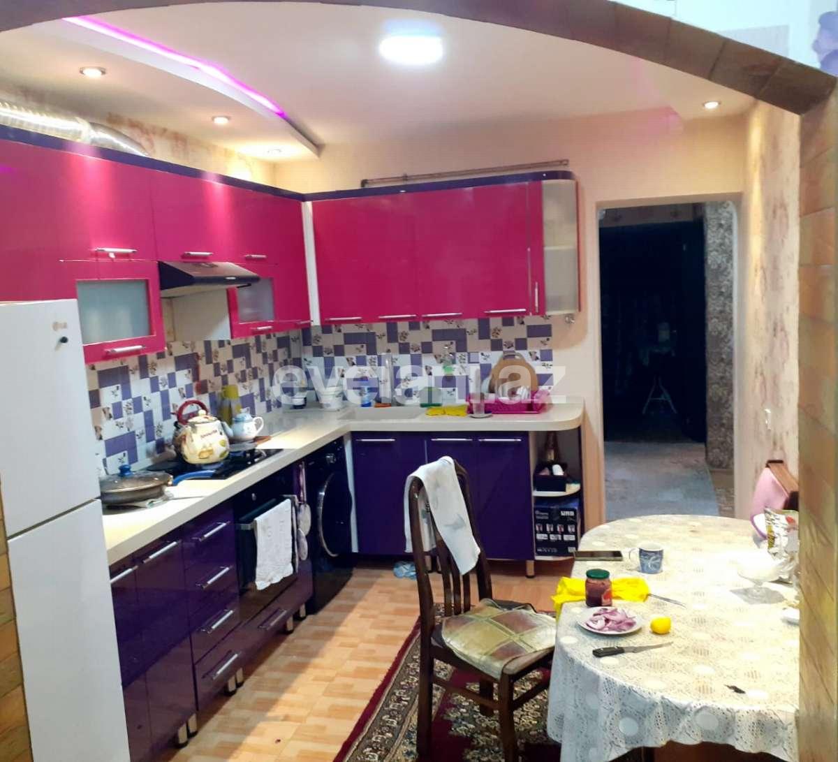 Satılır, köhnə tikili, 5 otaqlı, 86.99 m², Sumqayıt, 11-ci mikrorayon r.