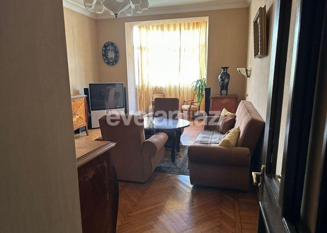 Продаётся, вторичка, 3-комнаты, 110 m², Баку, Сабаильский r, Ичери Шехер m.