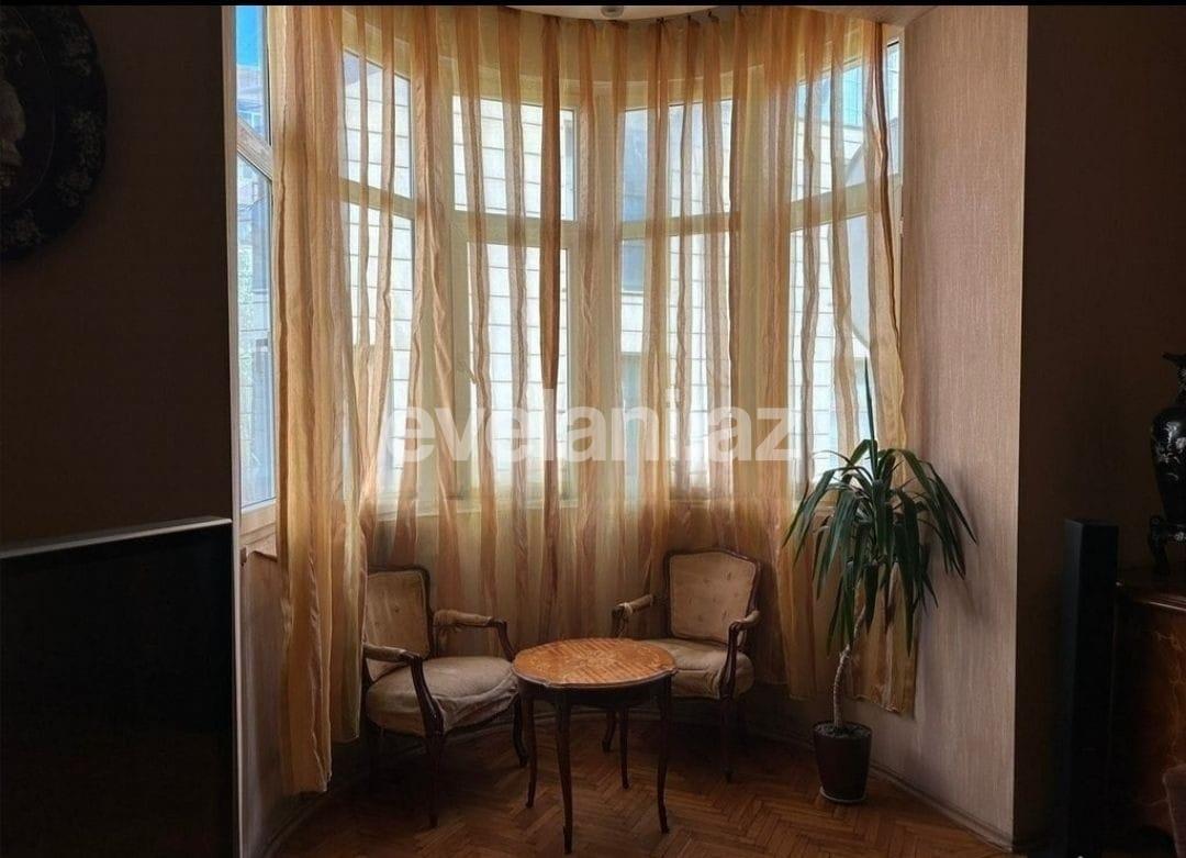 Продаётся, вторичка, 3-комнаты, 110 m², Баку, Сабаильский r, Ичери Шехер m.