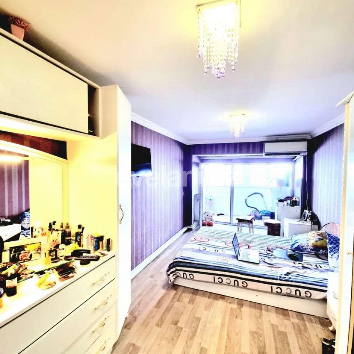 Satılır, köhnə tikili, 2 otaqlı, 62 m², Bakı, Yasamal r, İçəri Şəhər m.