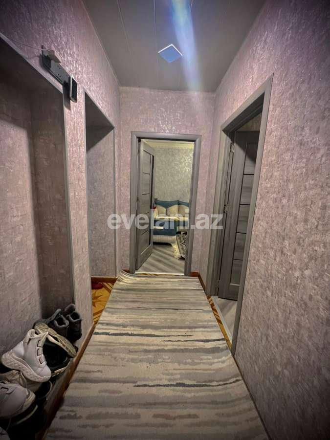 Satılır, köhnə tikili, 3 otaqlı, 85 m², Bakı, Binəqədi r, 7-ci mikrorayon q, Azadlıq prospekti m.