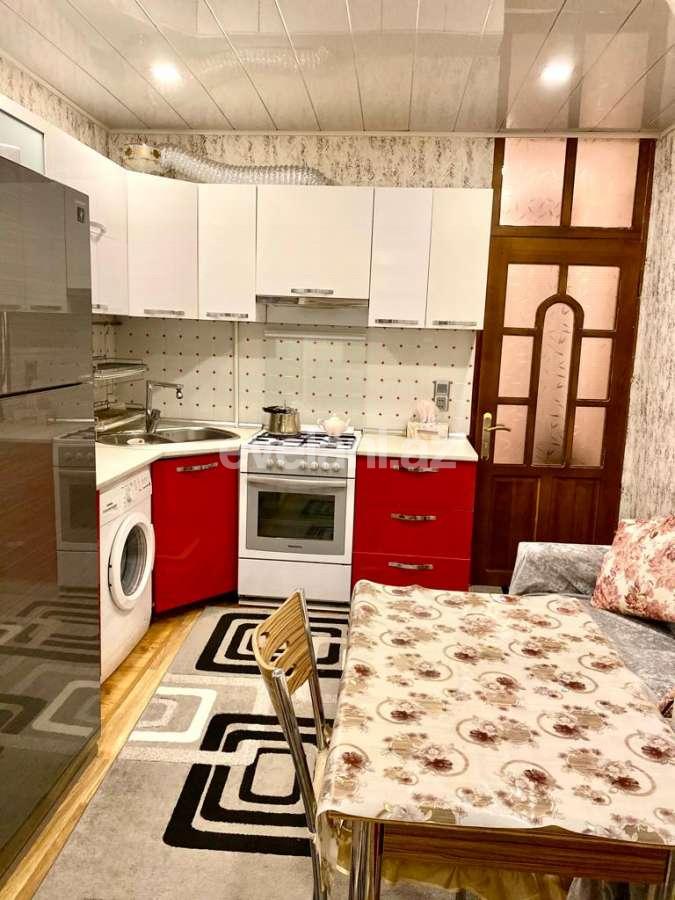 Satılır, köhnə tikili, 3 otaqlı, 74.99 m², Bakı, Xətai r, Həzi Aslanov q, Həzi Aslanov m.