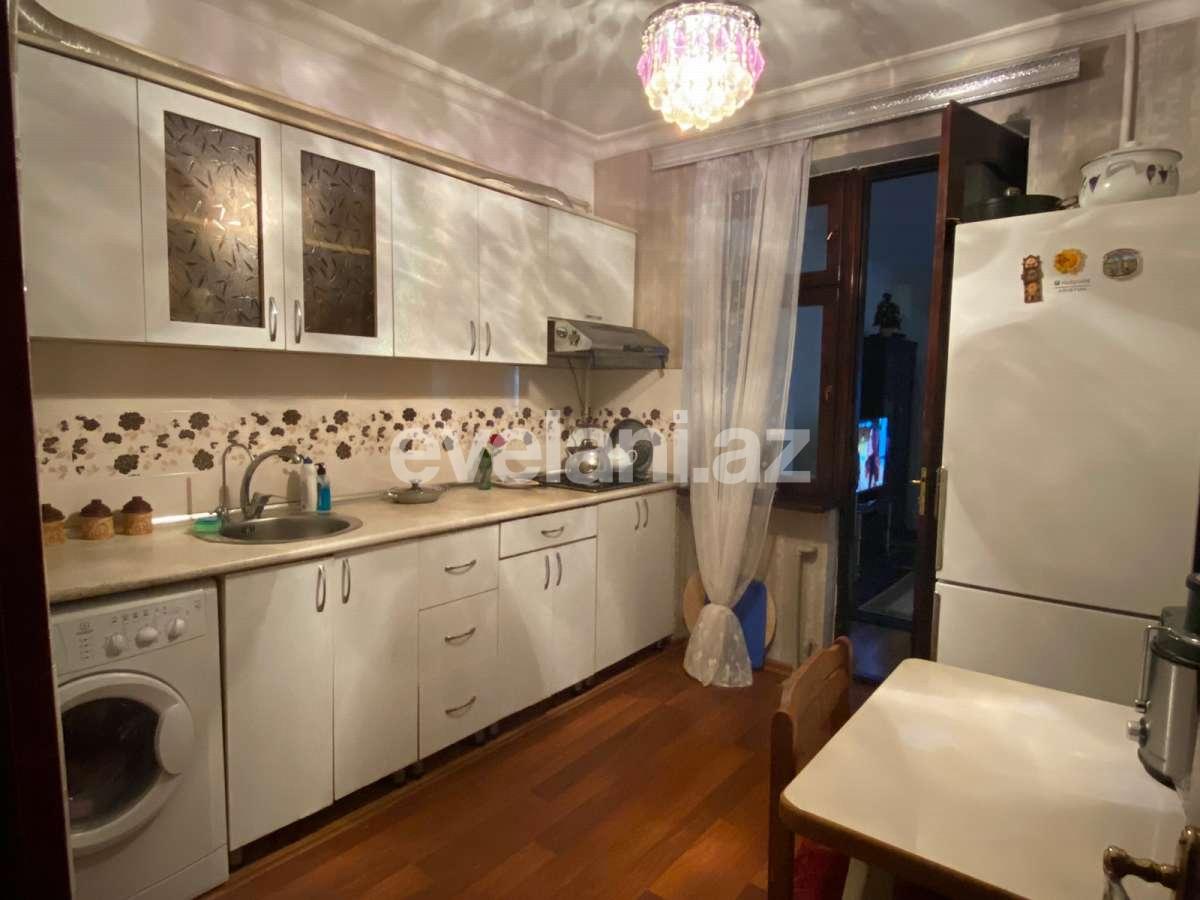 Satılır, köhnə tikili, 3 otaqlı, 78 m², Bakı, Nizami r, Xalqlar Dostluğu m.