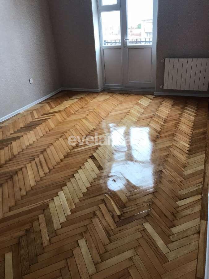 Satılır, köhnə tikili, 3 otaqlı, 90 m², Bakı, Səbail r, Bayıl q.
