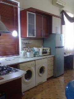 Сдаётся, вторичка, 2-комнаты, 55 m², Баку, Сабаильский r, Ичери Шехер m.