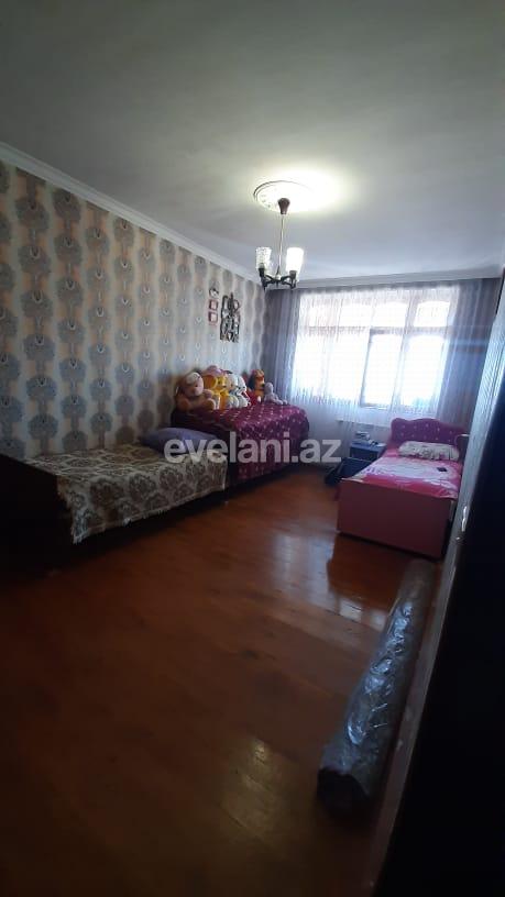 Satılır, köhnə tikili, 5 otaqlı, 110 m², Sumqayıt, 12-ci mikrorayon r.