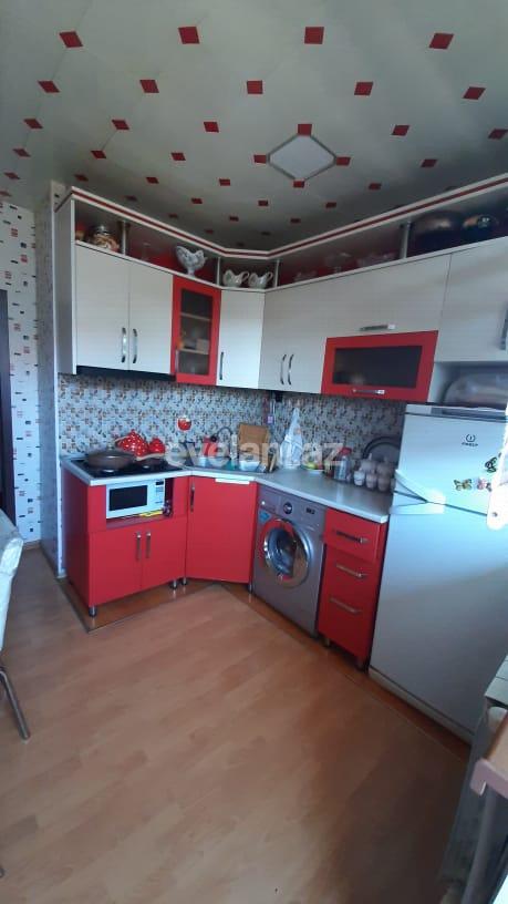 Satılır, köhnə tikili, 5 otaqlı, 110 m², Sumqayıt, 12-ci mikrorayon r.