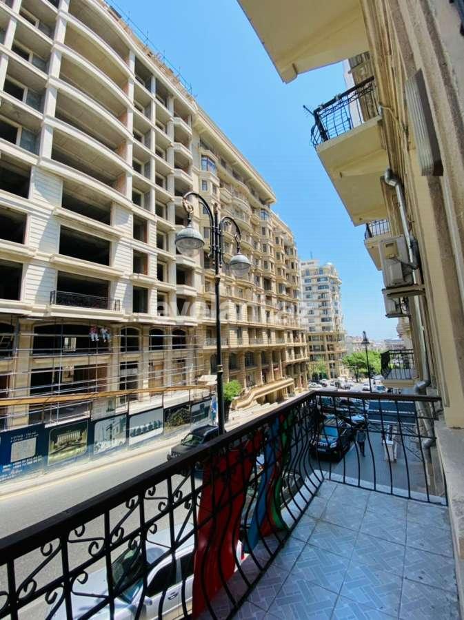 Satılır, köhnə tikili, 4 otaqlı, 165 m², Bakı, Səbail r.