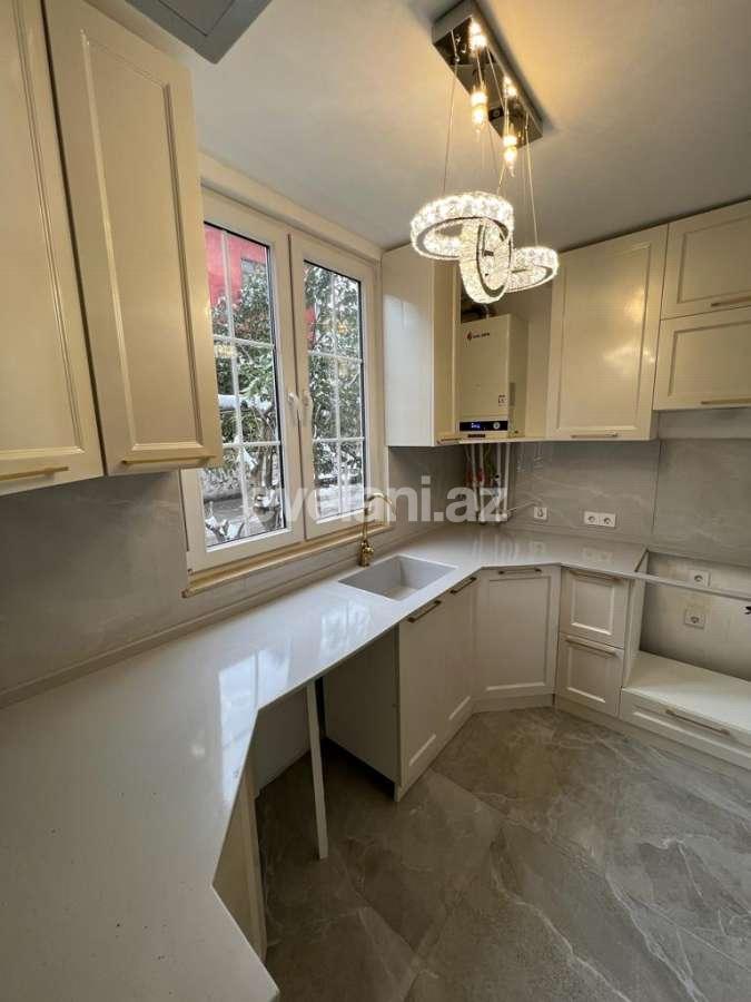 Sale, old building, 3 room, 60 m², Baku, Yasamal r, Yasamal d, Elmlar Akademiyası m.